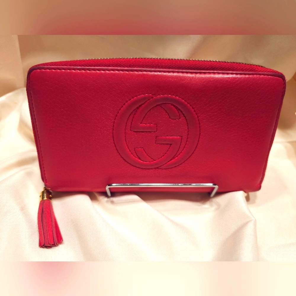 GUCCI SOHO Long Wallet  with COA Pebbled Calfskin
